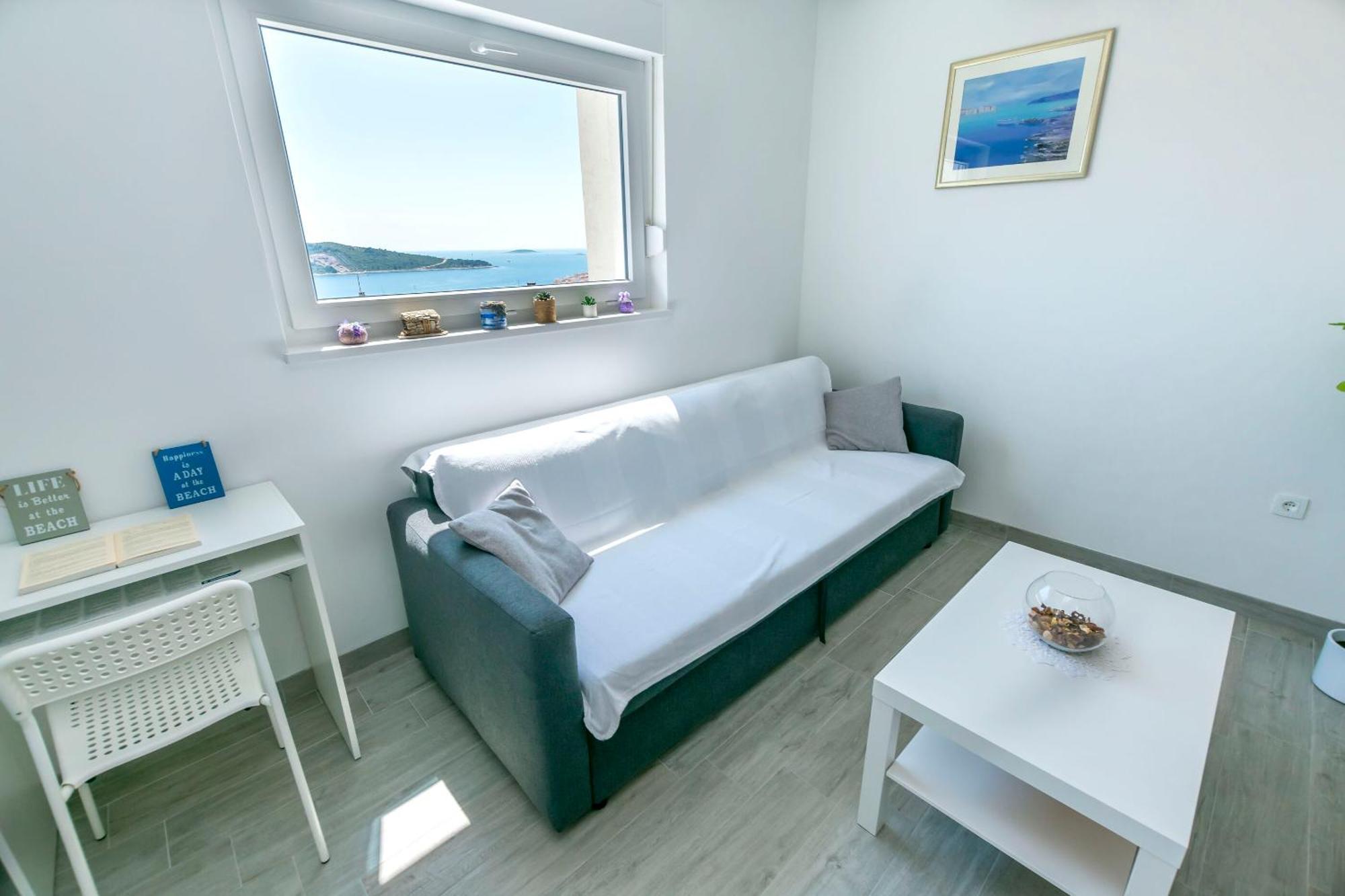 Tonka Apartment Primosten